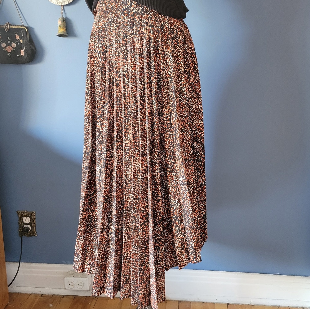 Tophop Asynetrical Midi Skirt - Picture 2 of 11